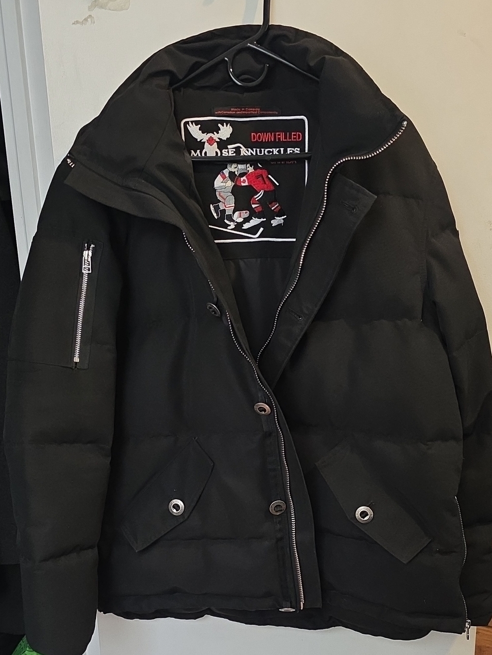 Moose Knuckles Black Quilted Down Puffer Jacket Fresh From The Cleaners -No Hood